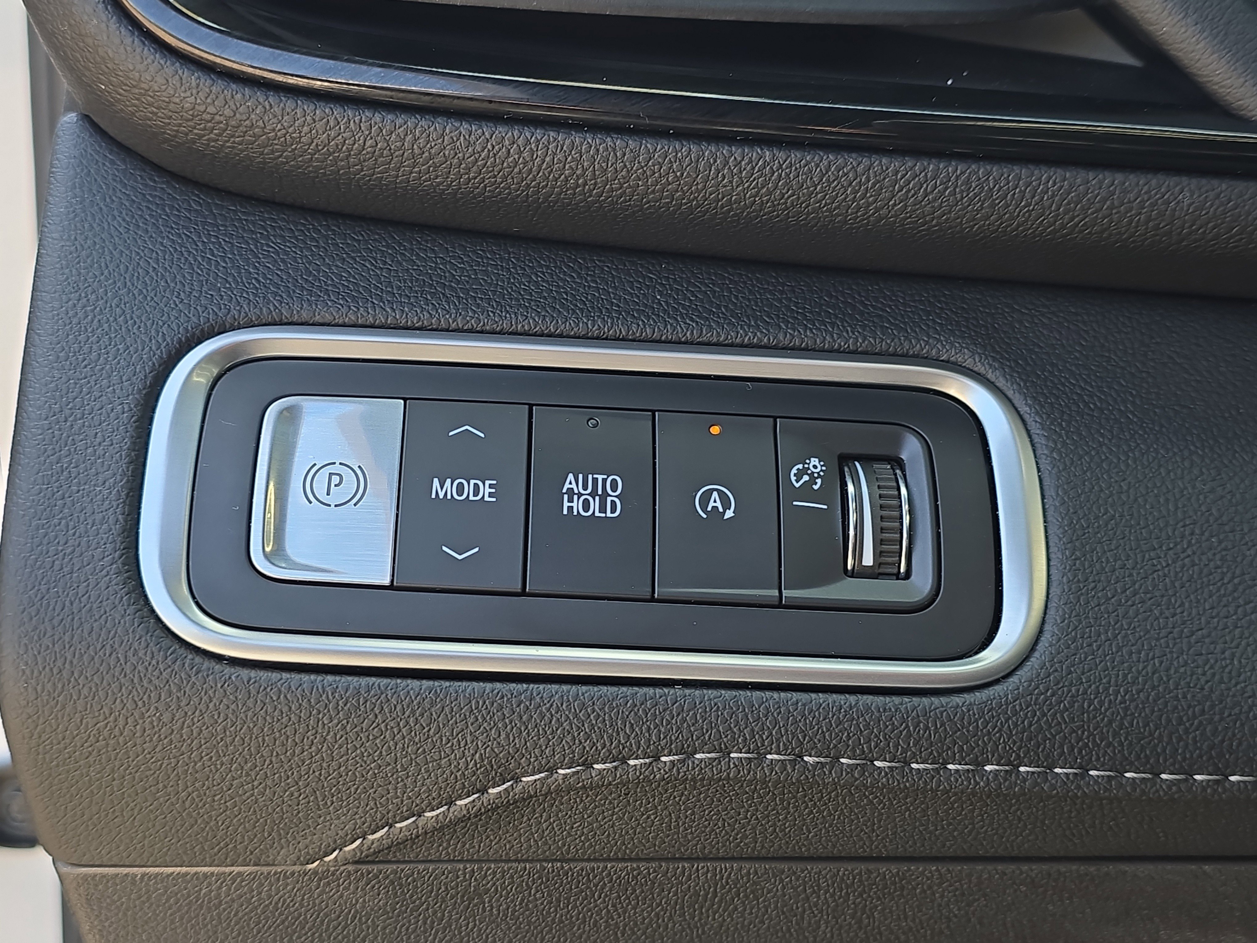 Used 2025 Buick Enclave Avenir w/ Super Cruise Package FWD image 31