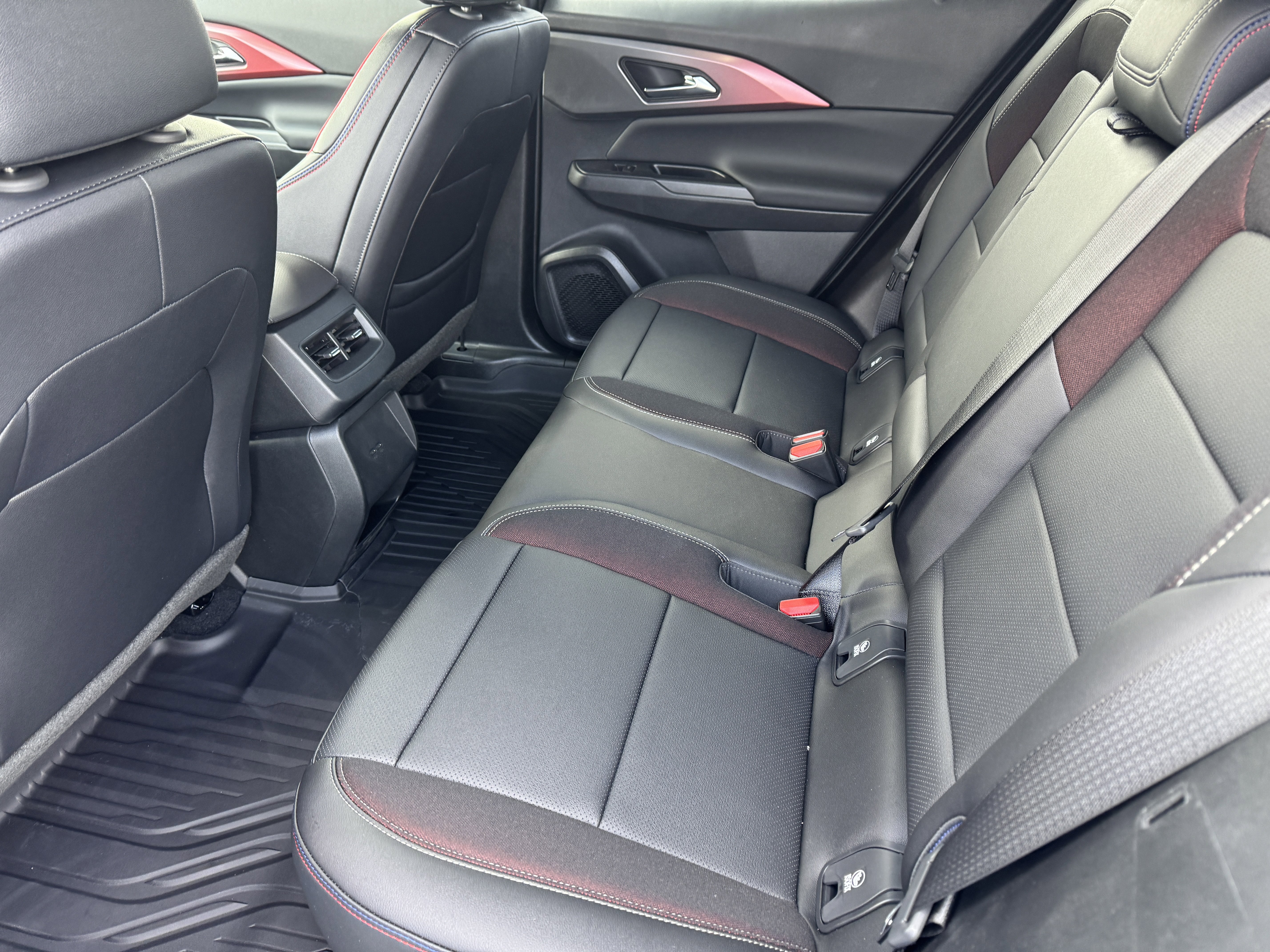 New 2026 Chevrolet Equinox EV RS image 16