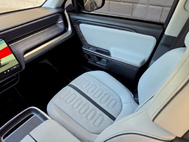 Used 2023 Rivian R1S Launch Edition Quad AWD/4WD image 32
