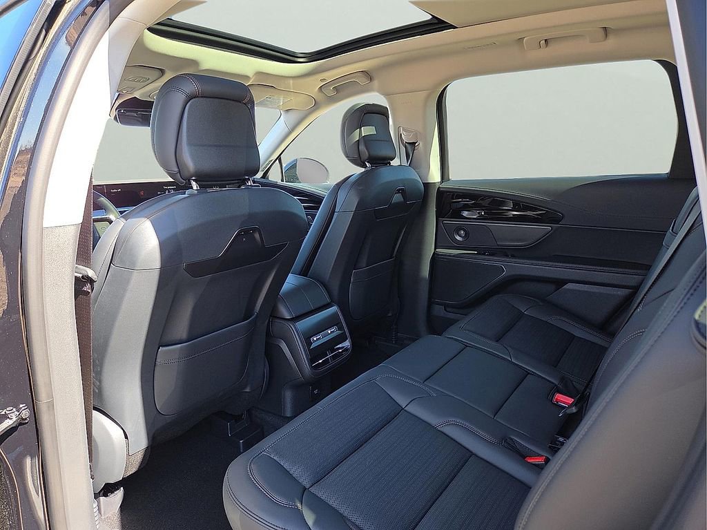 New 2026 Lincoln Nautilus Premier w/ Equipment Group 102A AWD/4WD image 12