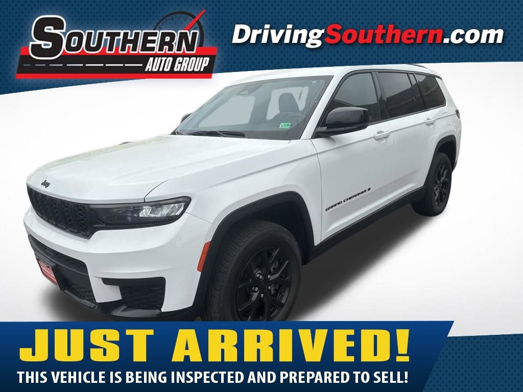 Used 2024 Jeep Grand Cherokee L Laredo AWD/4WD image 1