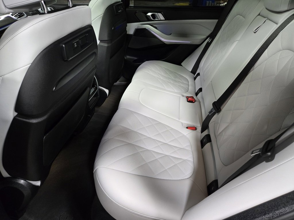 Used 2023 BMW X5 M50i w/ Executive Package image 36