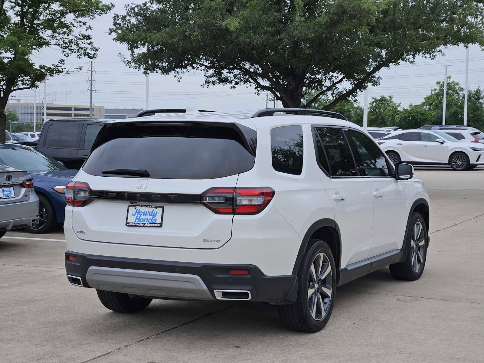 Used 2023 Honda Pilot Elite image 6