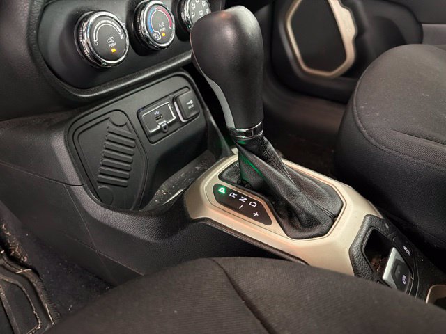 Used 2016 Jeep Renegade Sport w/ Power & Air Group FWD image 27