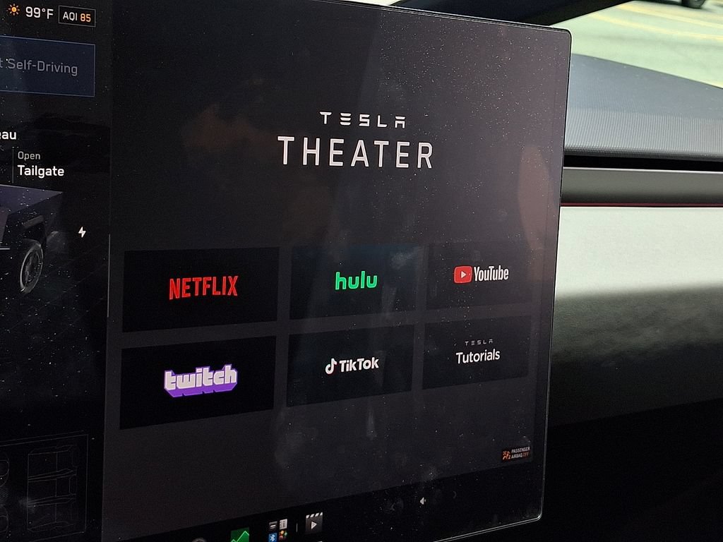 Used 2025 Tesla Cybertruck AWD Crew Cab image 25