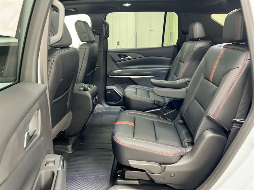 New 2026 Chevrolet Traverse RS w/ LPO, Floor Liner Package image 24
