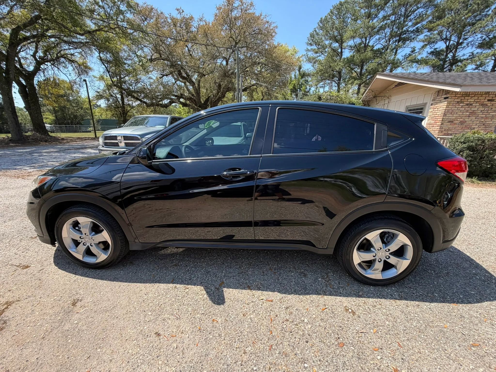 Used 2021 Honda HR-V LX image 7