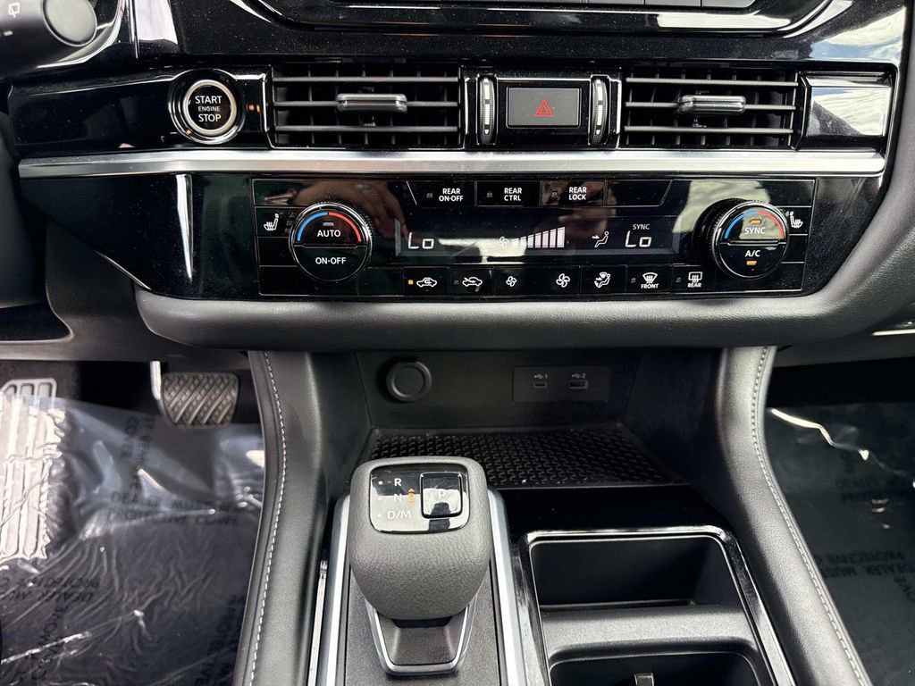 Certified 2024 Nissan Pathfinder SV image 27