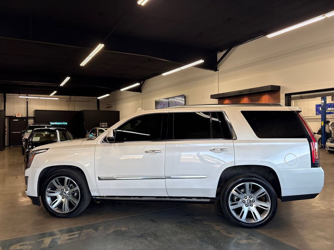 Used 2016 Cadillac Escalade Premium AWD/4WD image 4