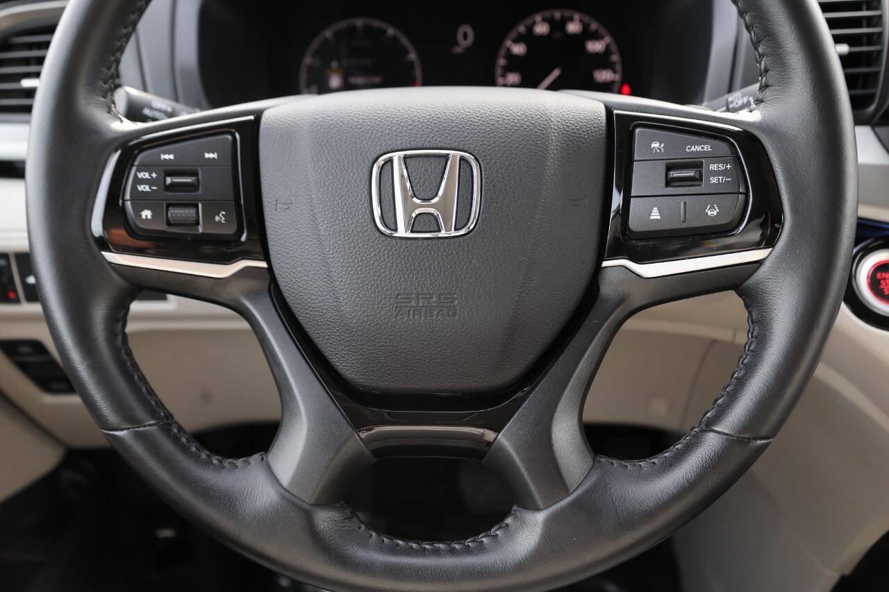 Used 2025 Honda Odyssey Touring image 19