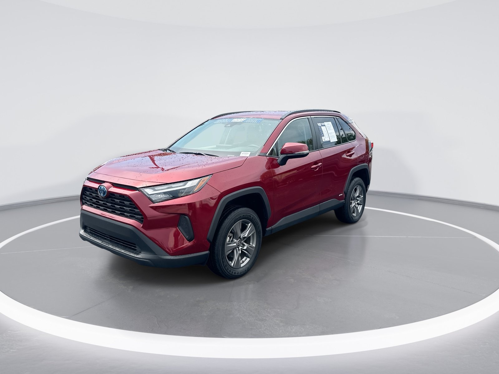 Used 2024 Toyota RAV4 LE AWD/4WD image 5