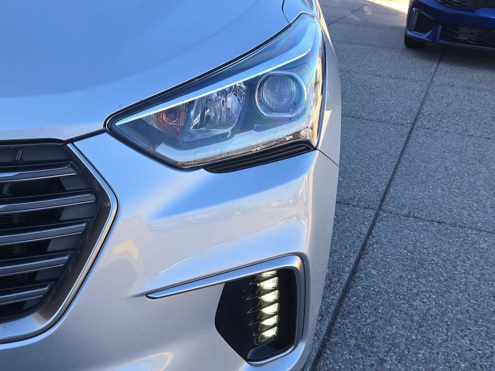 Used 2019 Hyundai Santa Fe XL SE FWD image 11