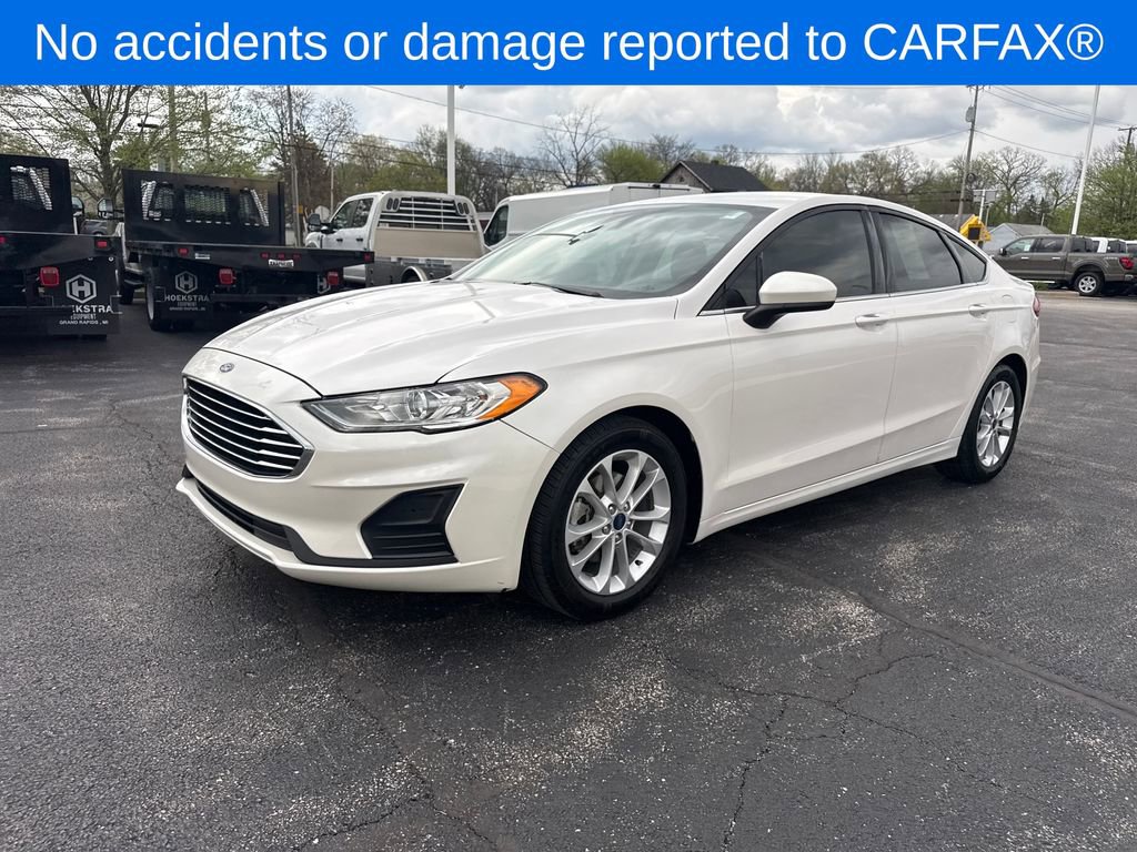 Used 2020 Ford Fusion SE image 2