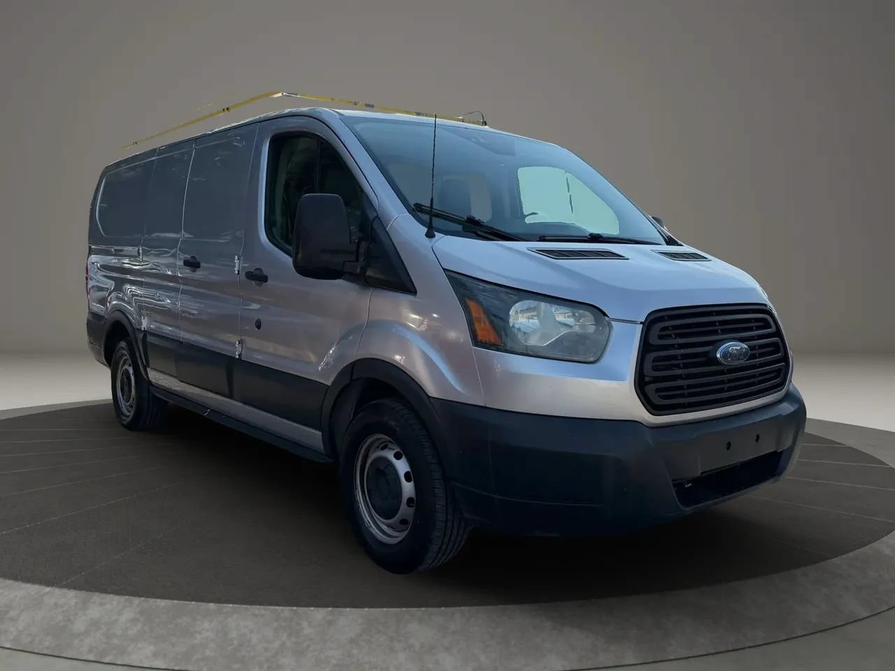Used 2017 Ford Transit 150 130 Low Roof RWD image 3