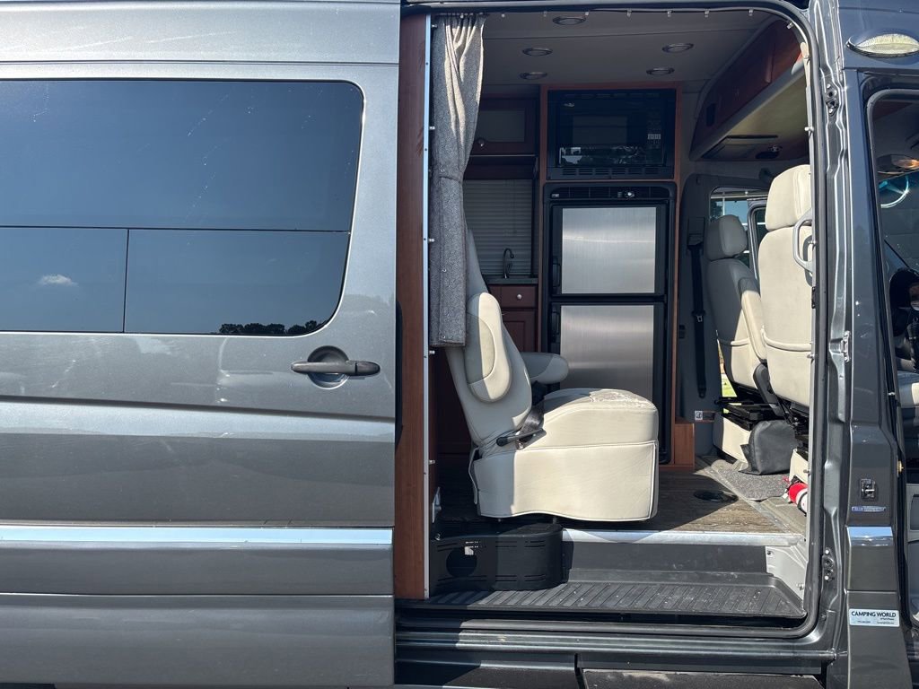 Used 2016 Mercedes-Benz Sprinter 3500 image 16