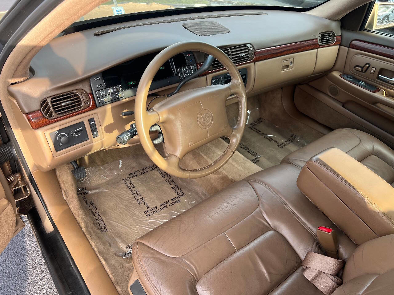 Used 1999 Cadillac De Ville w/ Comfort/Convenience Pkg image 17