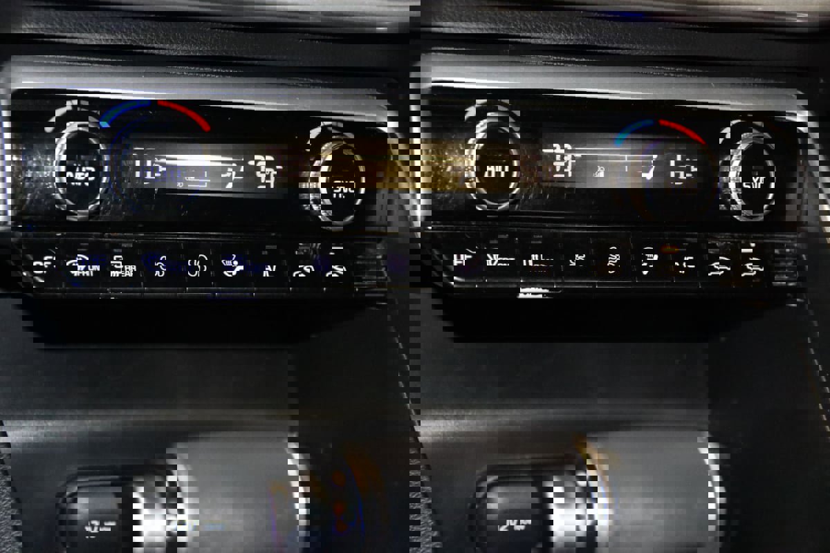 Used 2023 Kia K5 GT-Line image 46