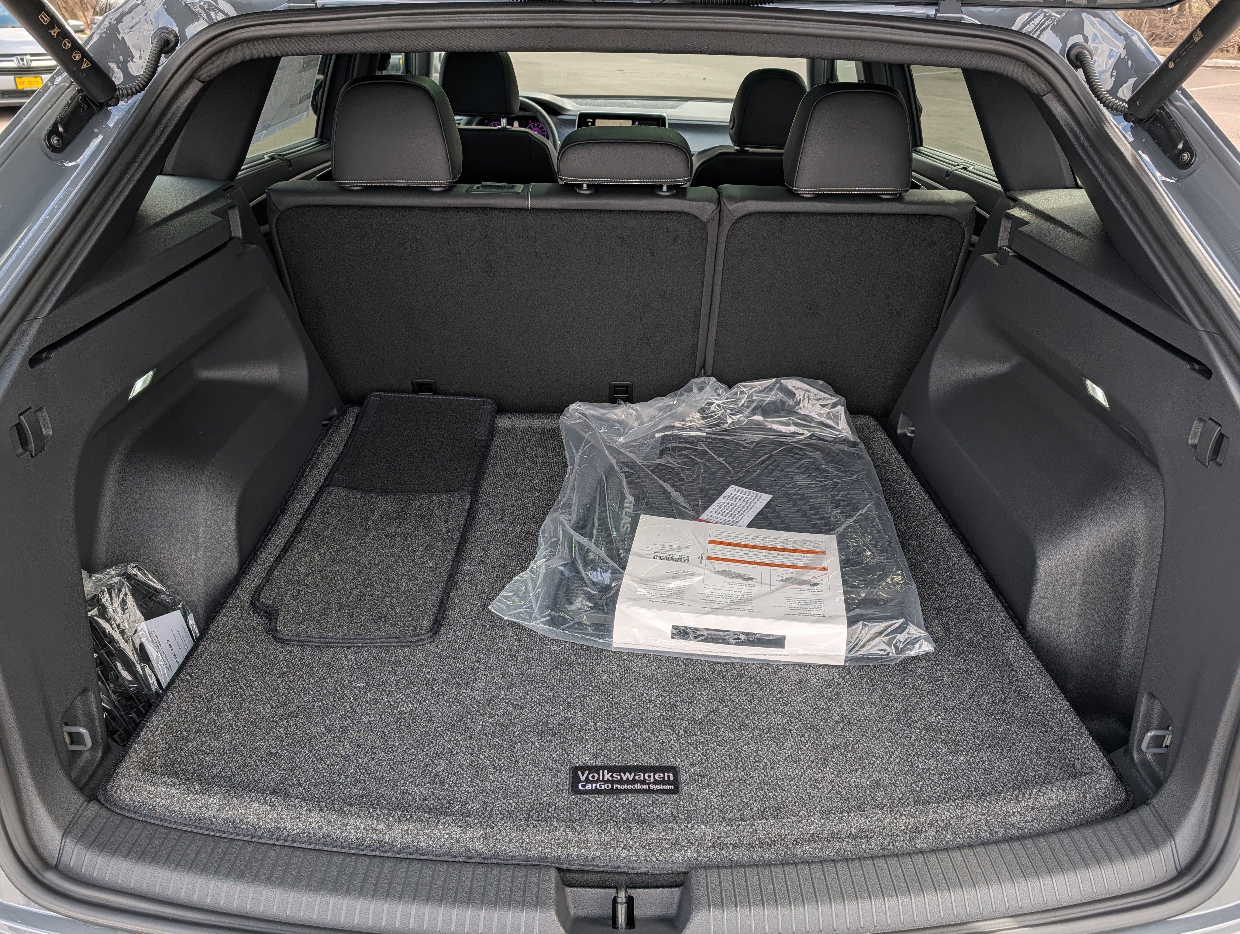 New 2026 Volkswagen Atlas Cross Sport SEL R-Line image 7