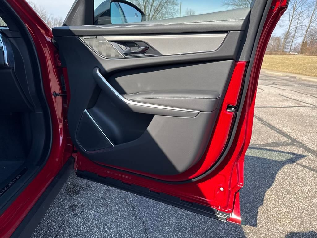 New 2026 Jaguar F-PACE R-Dynamic S image 15