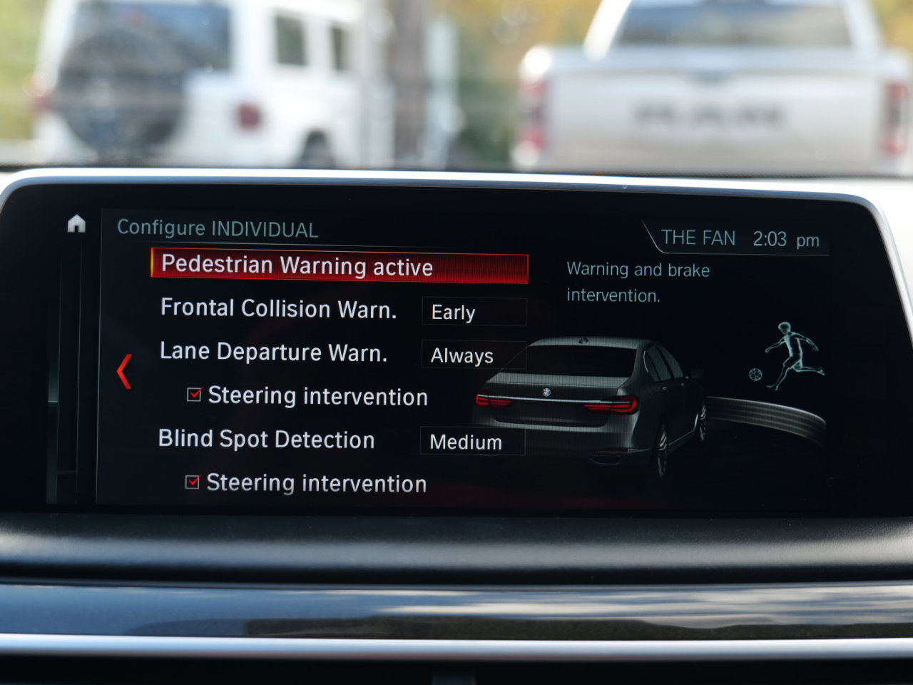 Used 2018 BMW M760i xDrive image 27