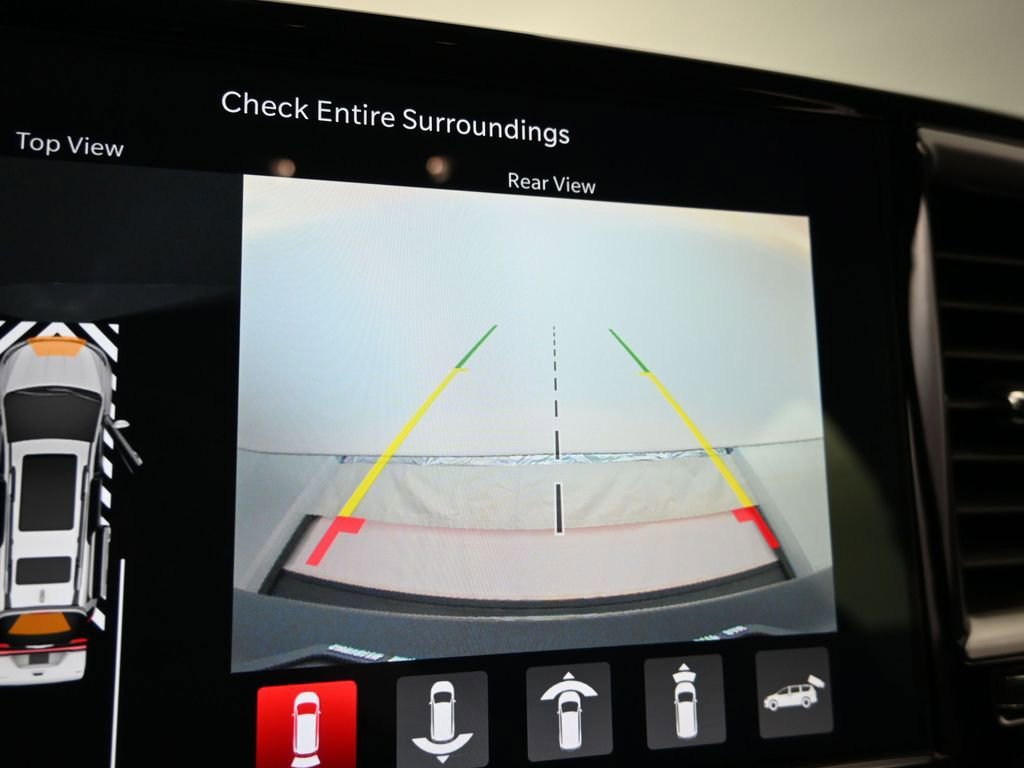 Used 2025 Chrysler Pacifica Select image 21