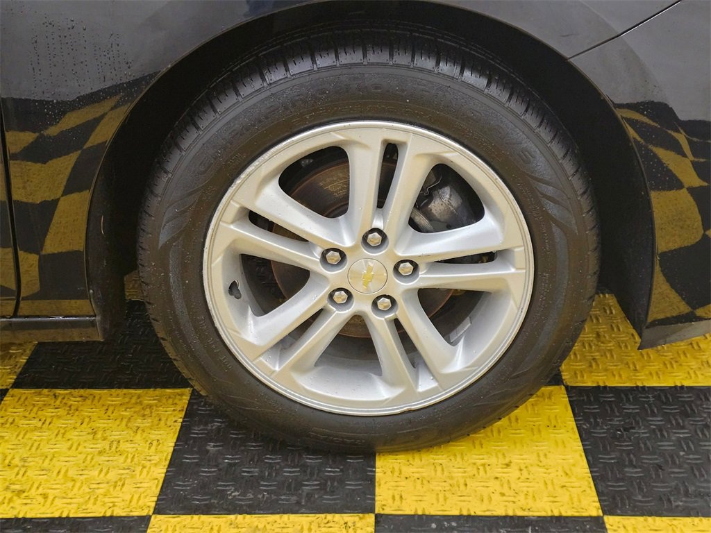 Used 2017 Chevrolet Cruze LT image 9