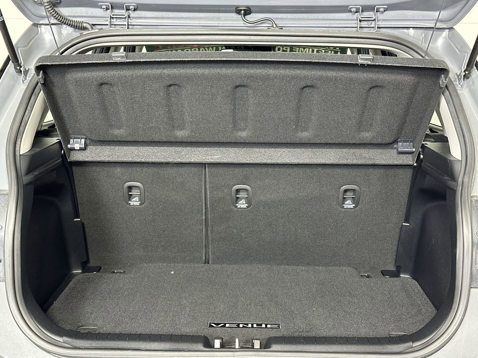 Used 2021 Hyundai Venue SEL w/ Cargo Package image 24