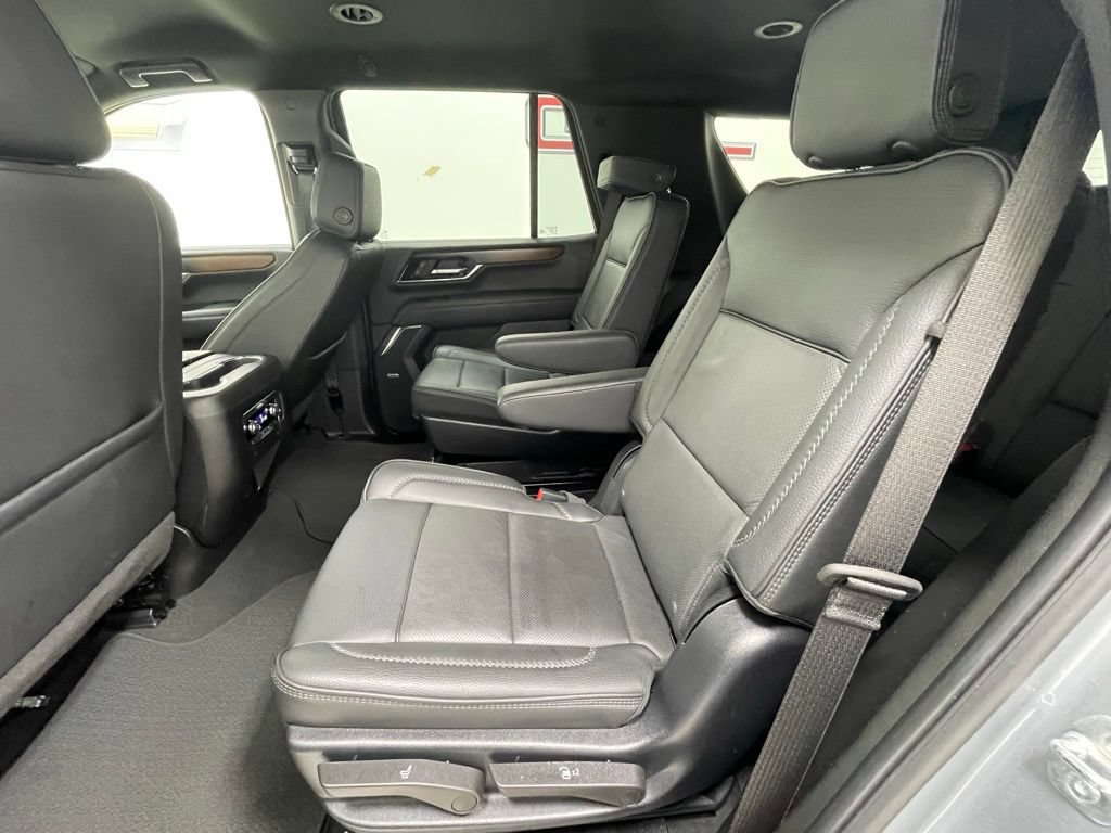 Used 2025 GMC Yukon Denali AWD/4WD image 12
