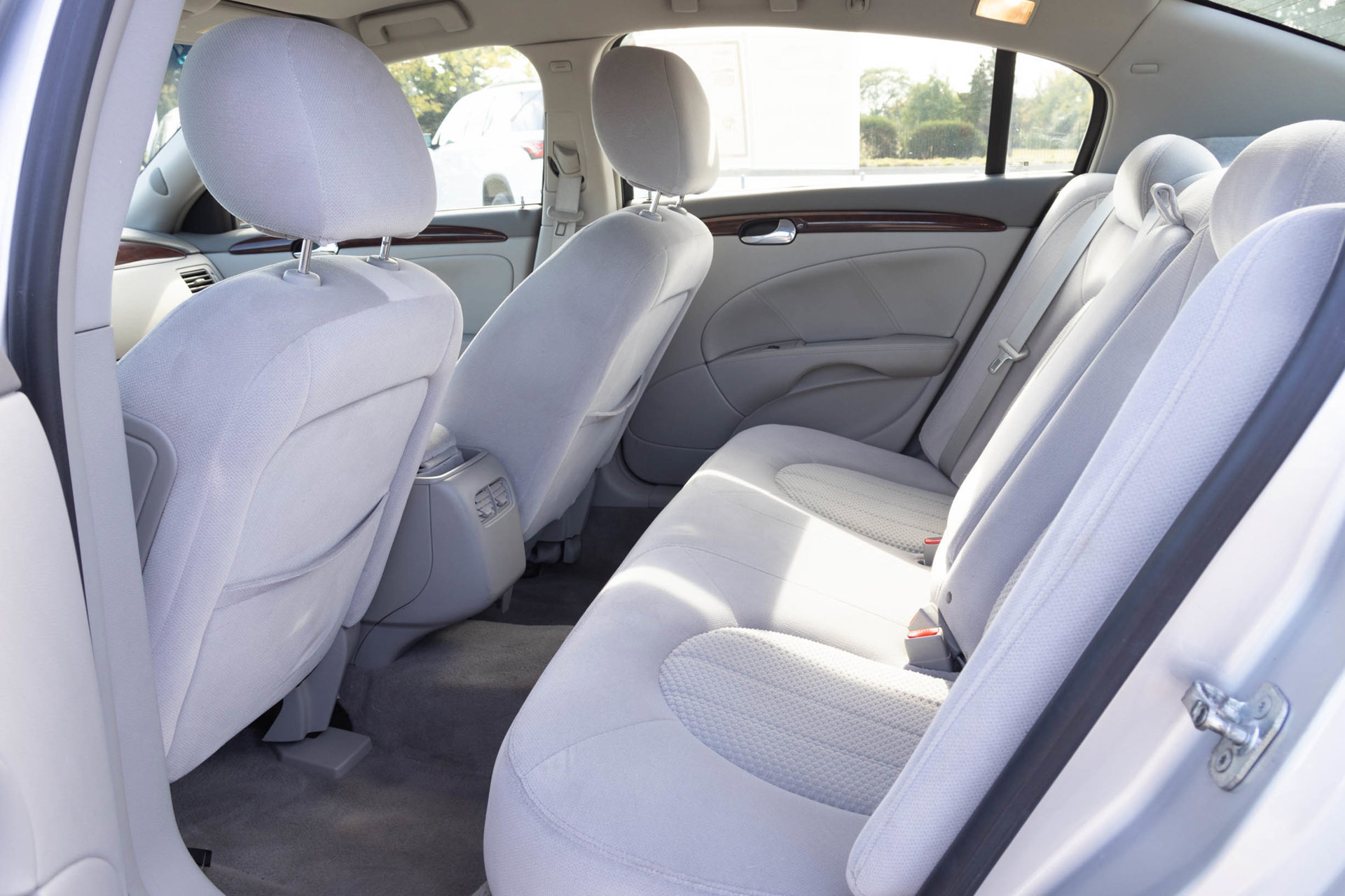 Used 2009 Buick Lucerne CX FWD image 31