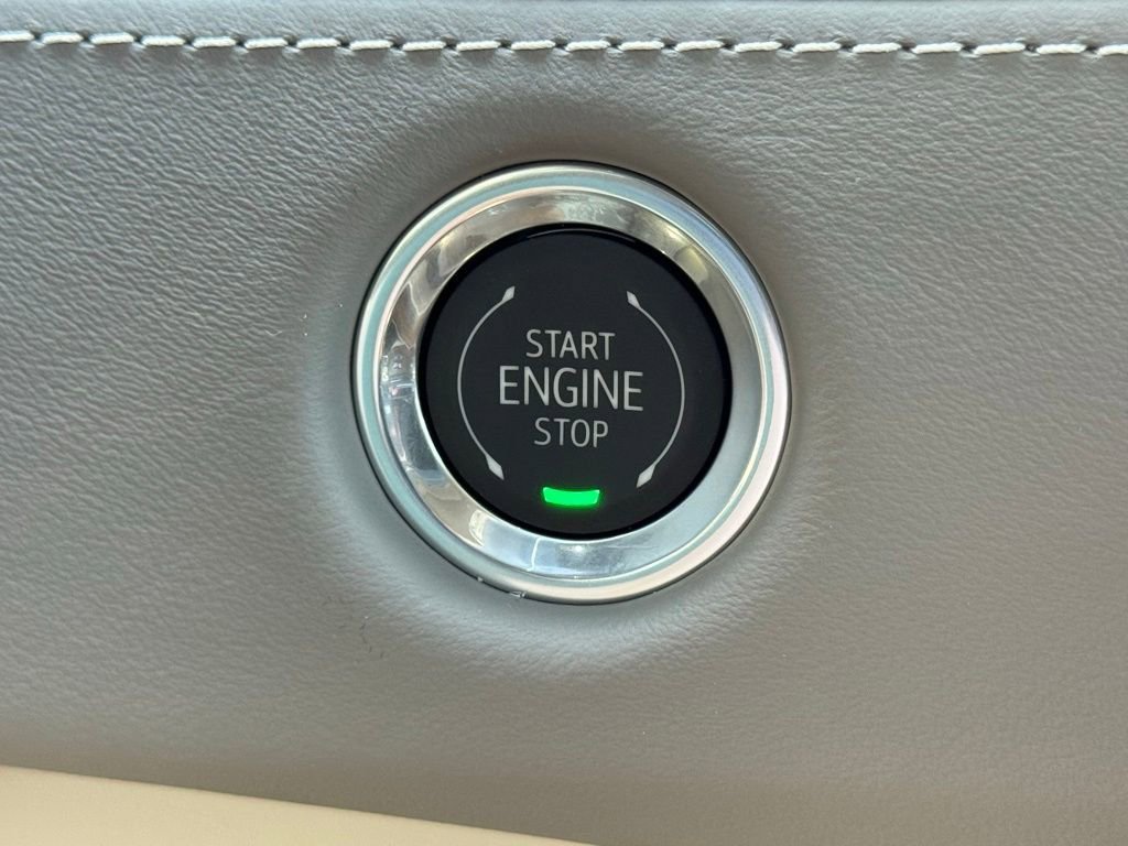 New 2026 Cadillac Escalade Platinum Sport w/ LPO, ONYX Package AWD/4WD image 23