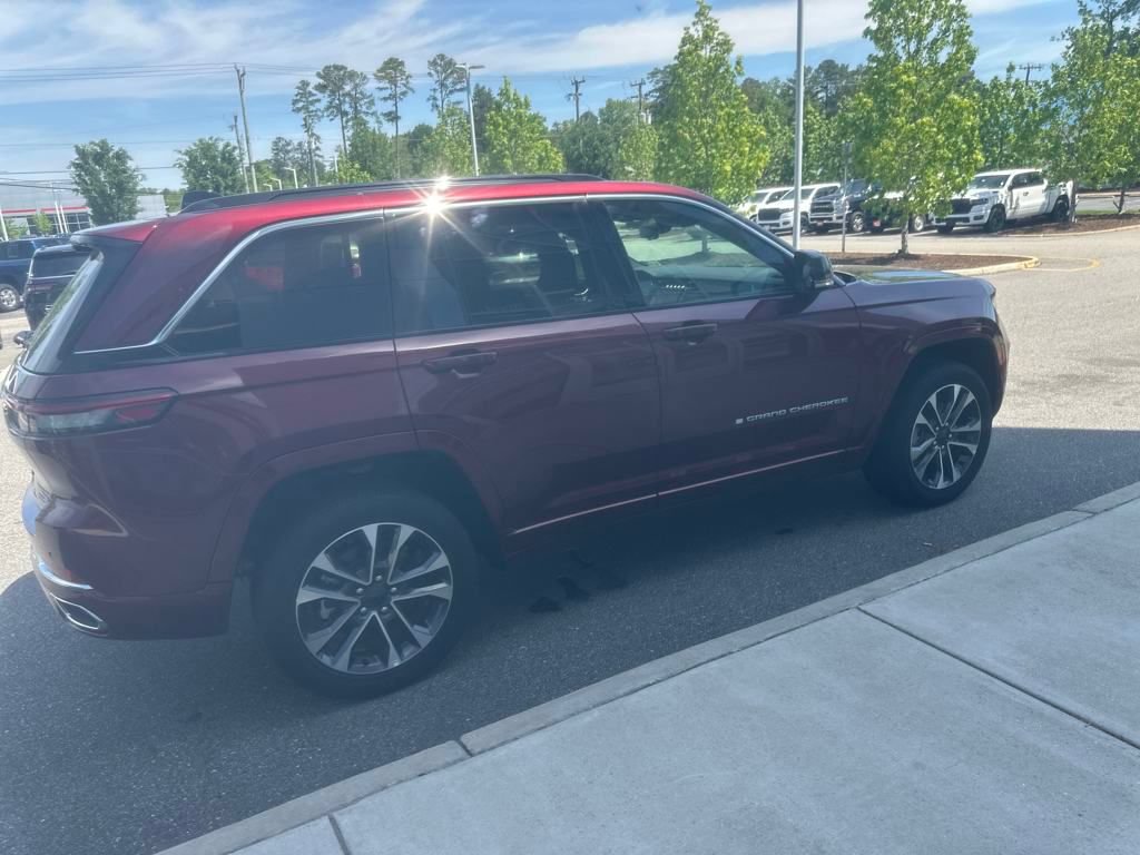 New 2024 Jeep Grand Cherokee Overland w/ Advanced Protech Group III AWD/4WD image 20