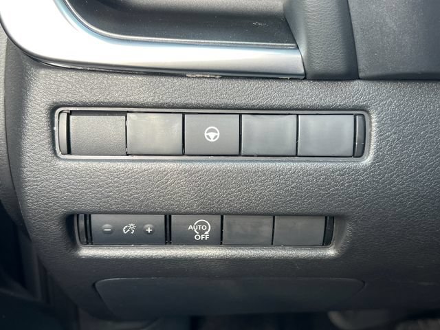 Used 2023 Nissan Rogue SV AWD/4WD image 17