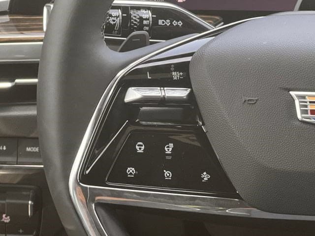 New 2025 Cadillac Escalade ESV Premium Luxury AWD/4WD image 13