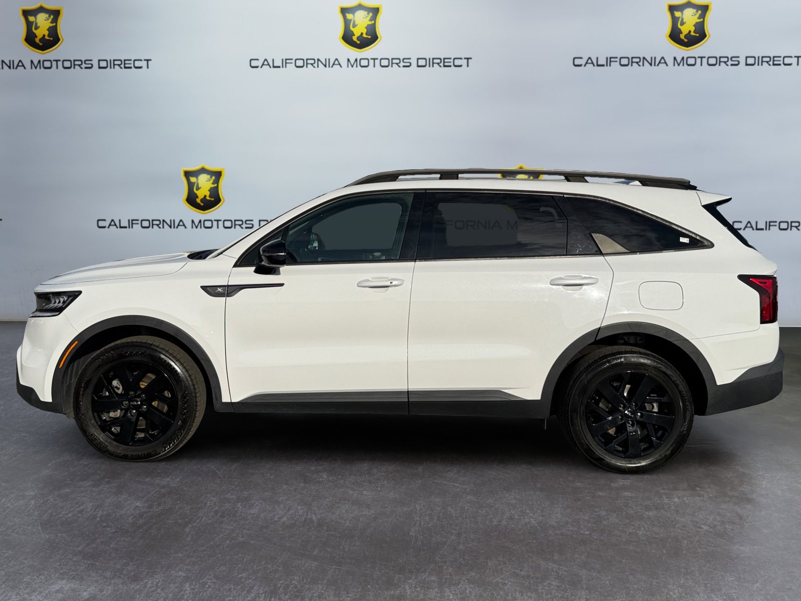 Used 2022 Kia Sorento S w/ Panoramic Sunroof Package image 2