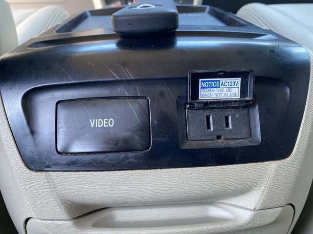 Used 2011 Toyota Sienna XLE w/ Premium Pkg FWD image 35