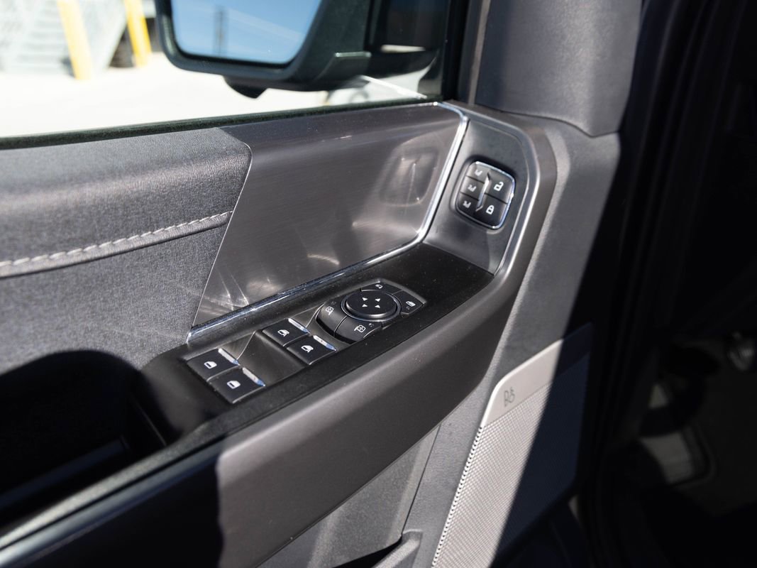 Used 2025 Ford F150 Lariat AWD/4WD image 18