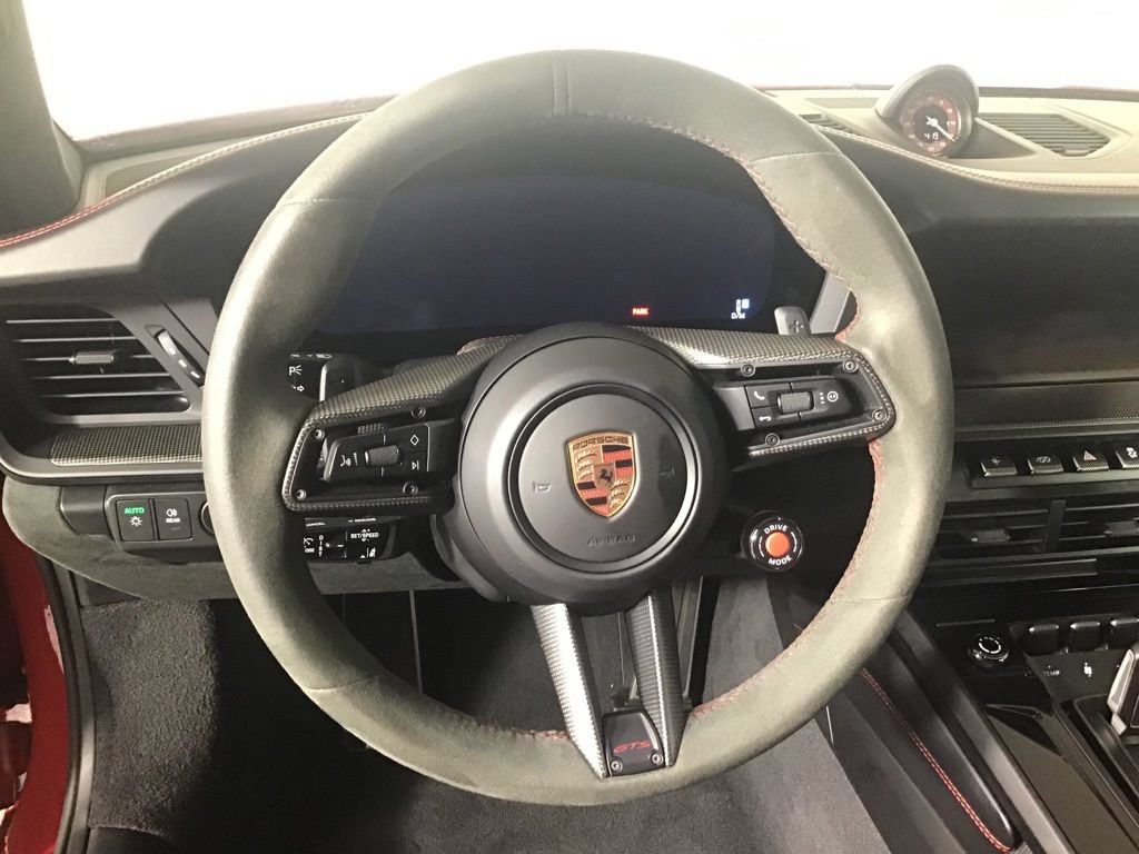 Certified 2025 Porsche 911 Carrera GTS RWD image 21