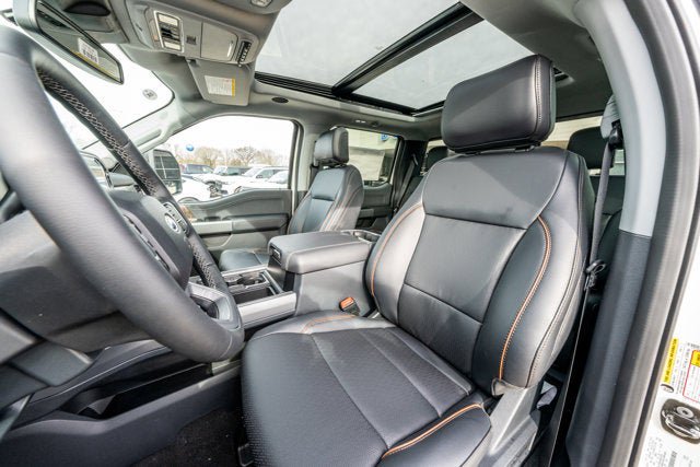 New 2026 Ford F250 Lariat w/ Black Appearance Package image 33