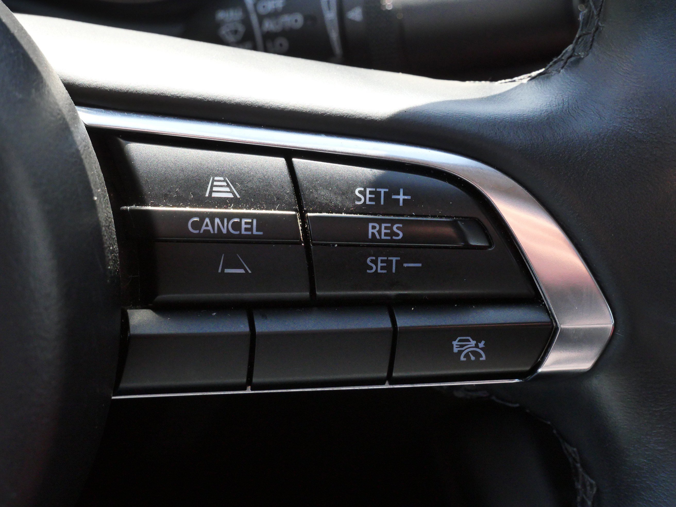 Used 2024 MAZDA MAZDA3 s AWD/4WD image 32