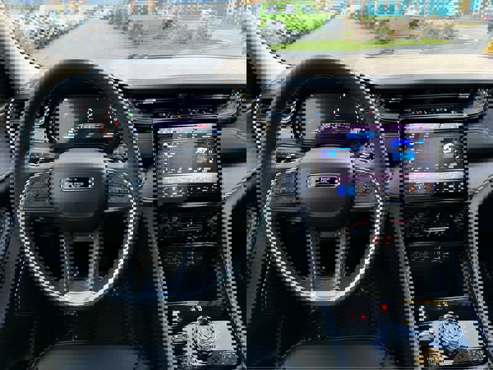 Used 2023 Jeep Grand Cherokee 4WD 4xe image 13