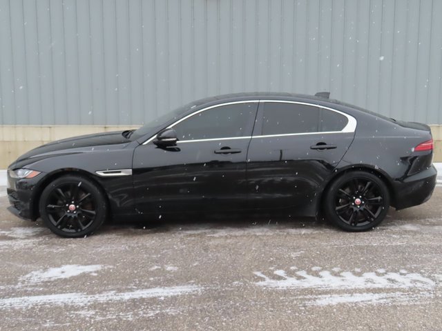 Used 2020 Jaguar XE S image 9