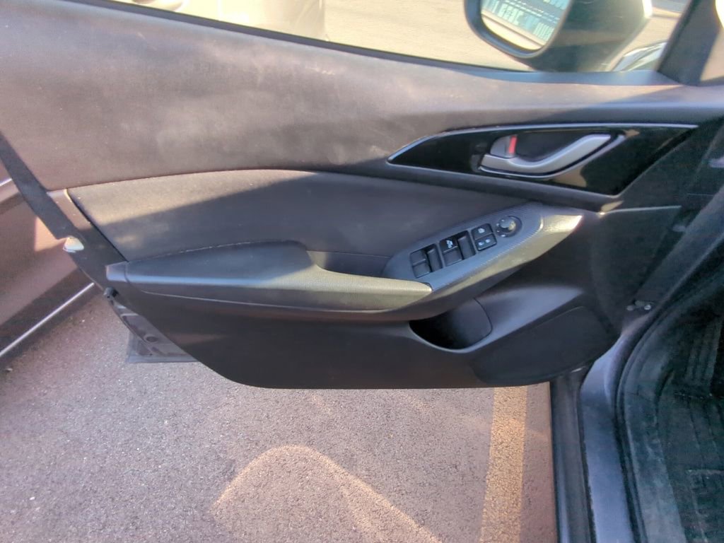 Used 2015 MAZDA MAZDA3 i Sport FWD image 8