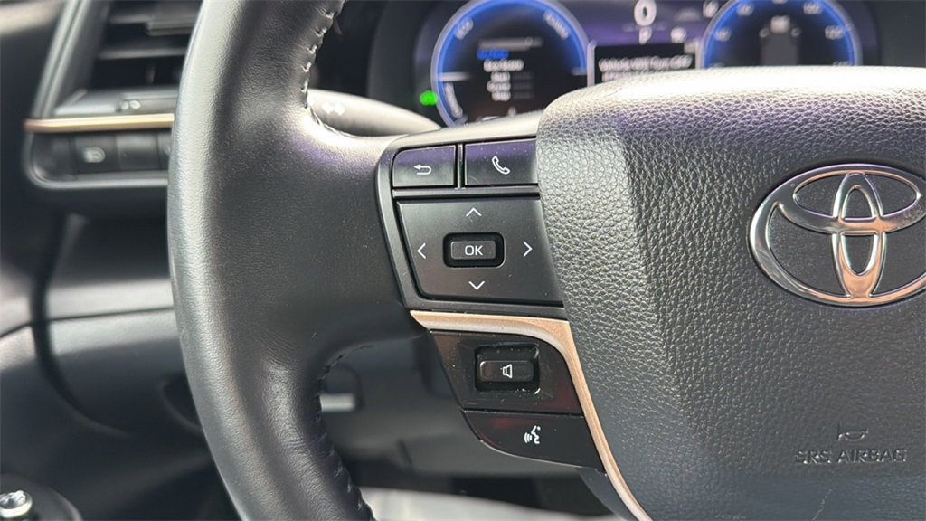 Used 2023 Toyota Crown Limited image 25