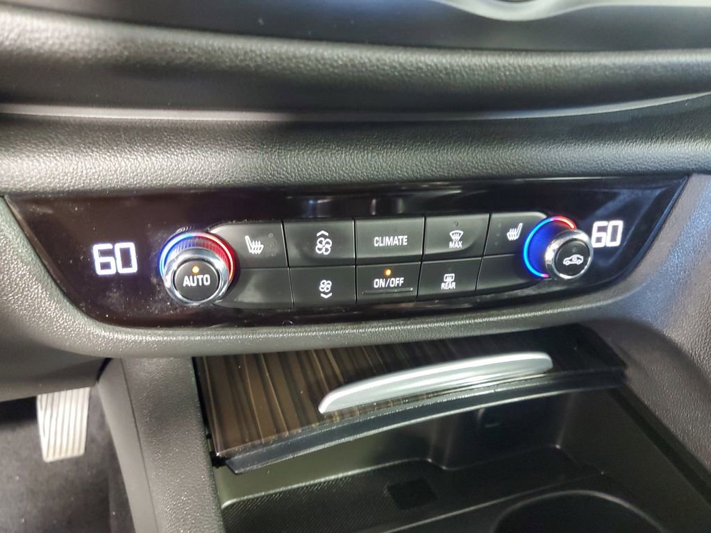 Used 2018 Buick Regal Essence w/ Driver Confidence Package #1 image 18