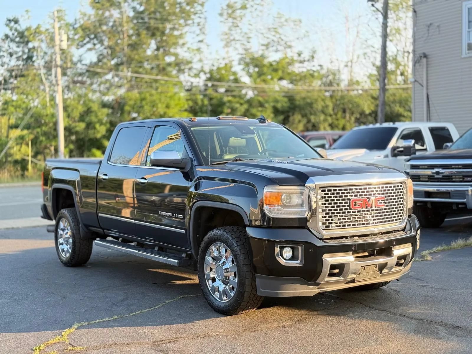 Used 2015 GMC Sierra 2500 Denali w/ Duramax Plus Package AWD/4WD image 3