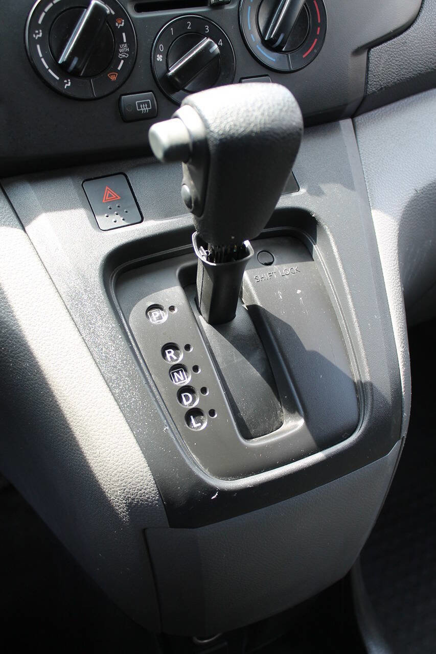 Used 2018 Nissan NV200 S w/ Back Door Glass Package image 28
