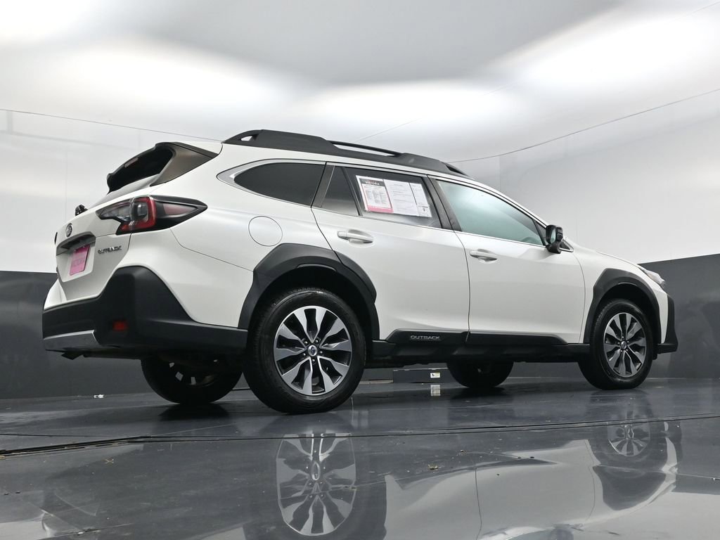 Used 2023 Subaru Outback Limited image 11