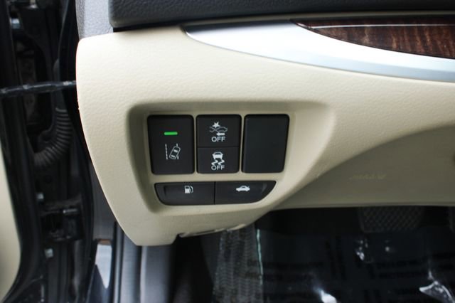 Used 2018 Acura TLX V6 w/ Technology Package FWD image 16