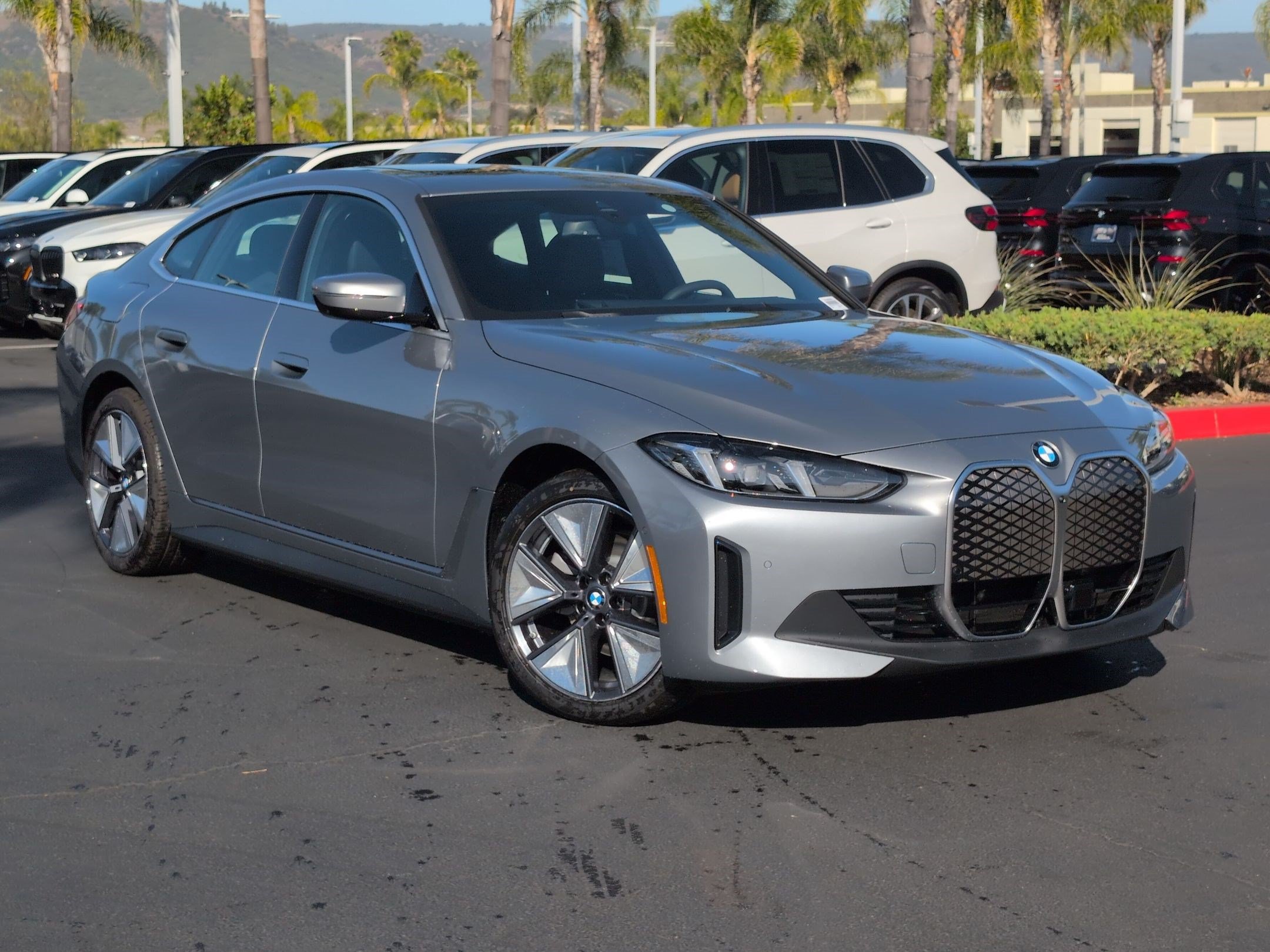 New 2026 BMW i4 eDrive40 w/ Parking Assistance Package RWD image 2