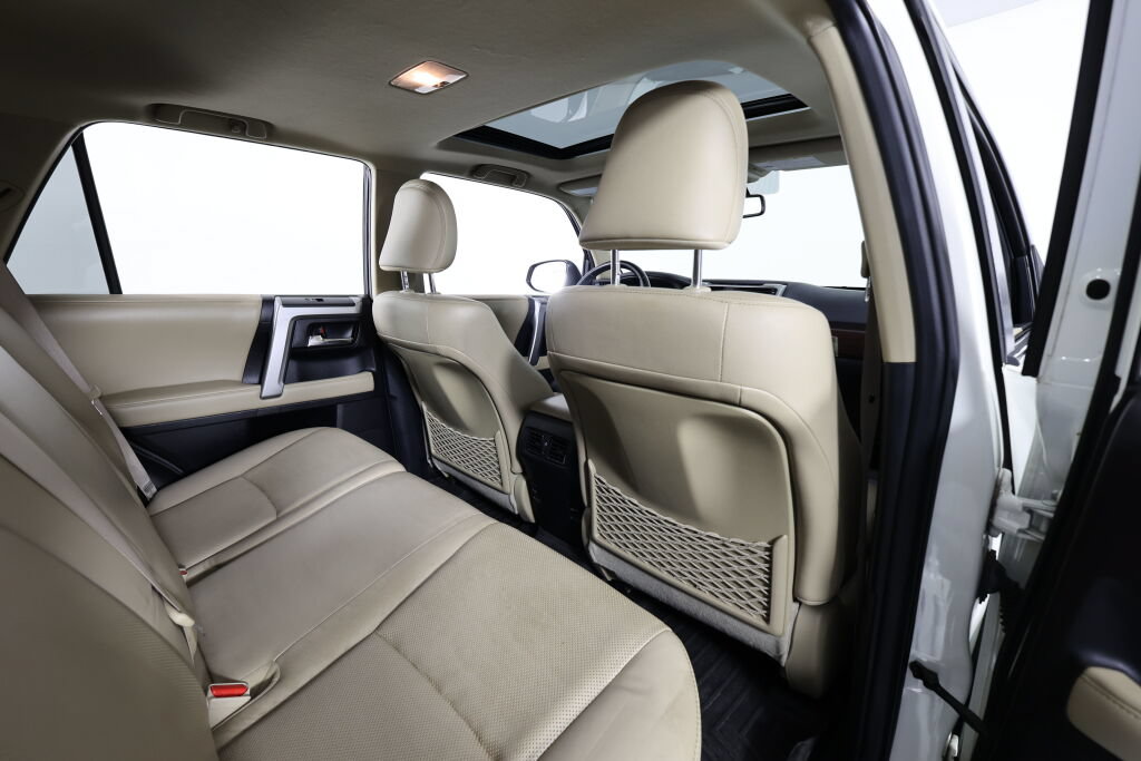 Used 2015 Toyota 4Runner Limited AWD/4WD image 19